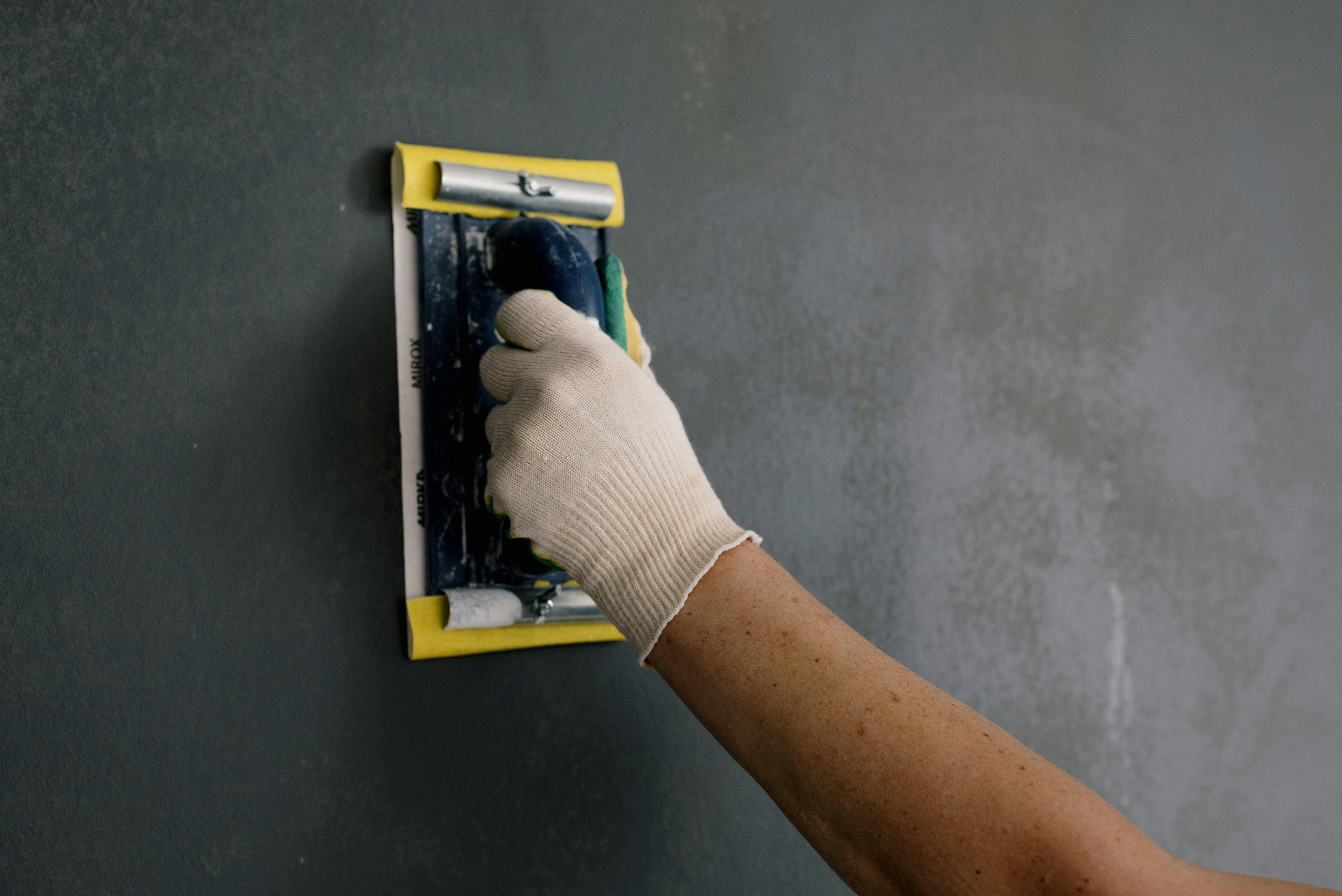 Plastering and skimming